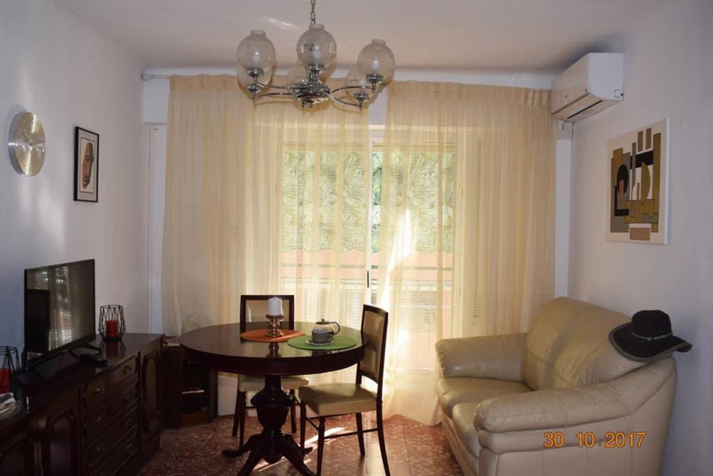 Apartamento En El Centro De Alicante Eksteriør bilde